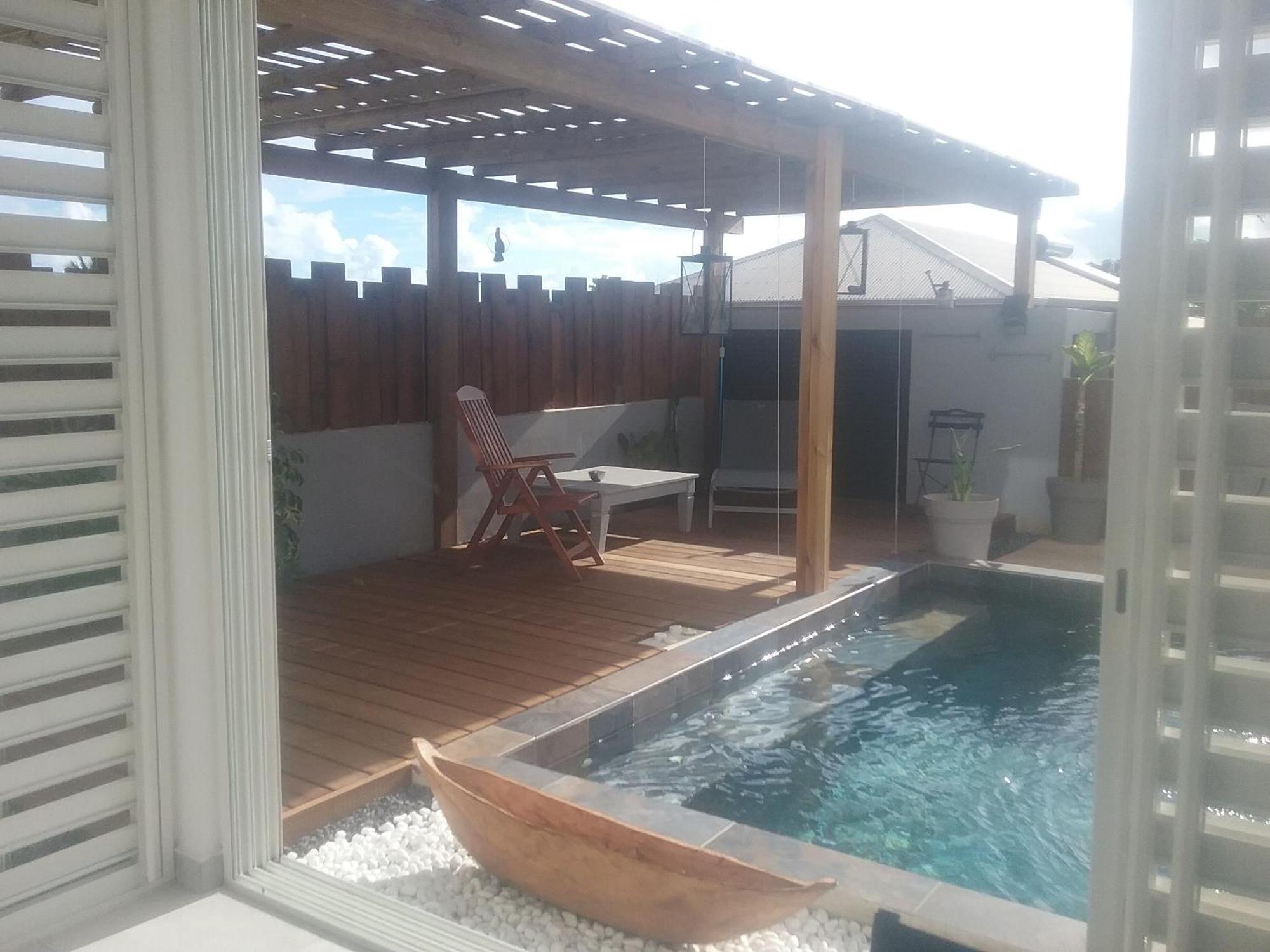 Maison Tonga Piscine Jaccuzi Saint Pierre Luaran gambar